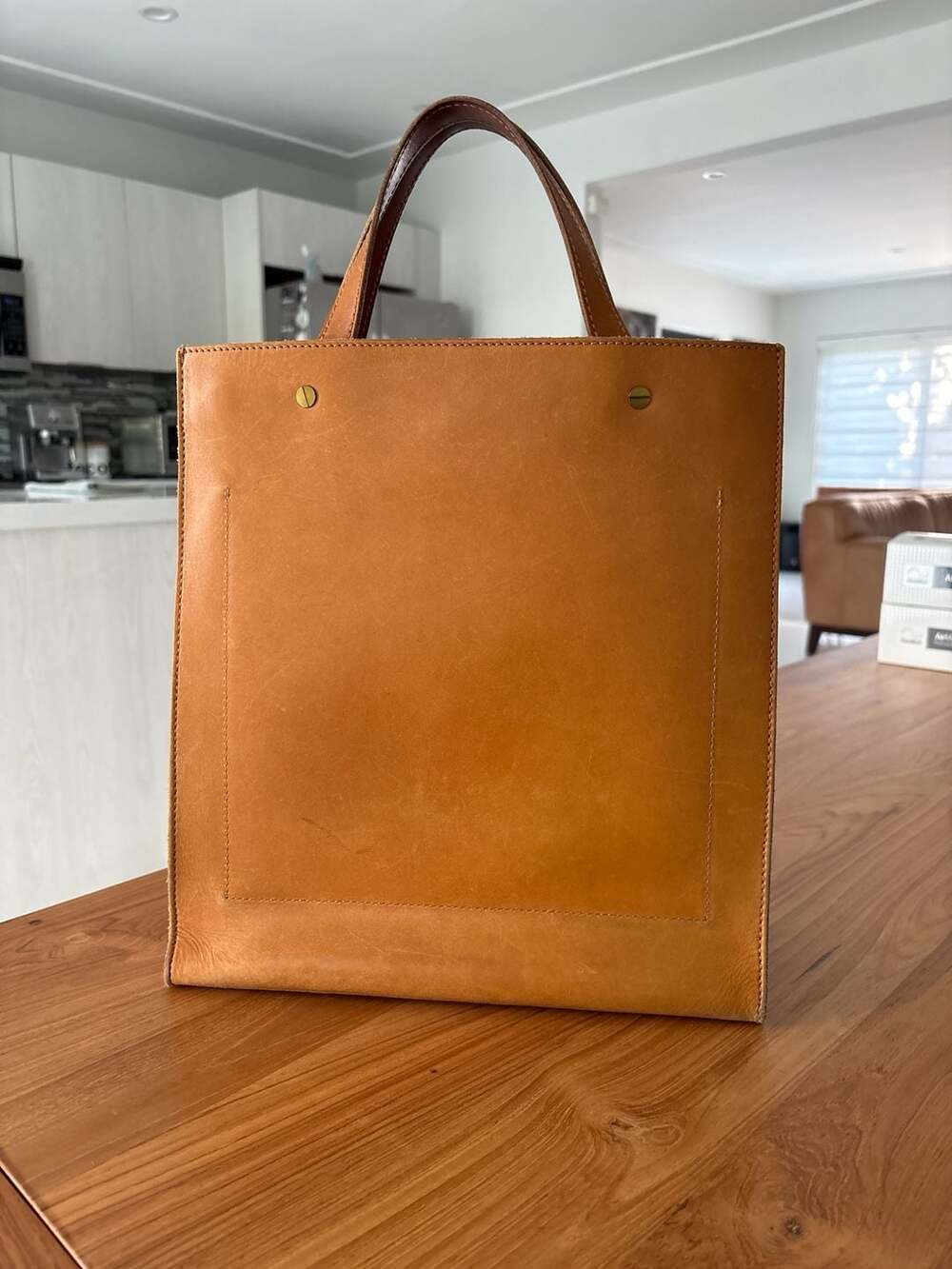 Madewell The Passenger Convertible Leather Tote Bag in English Saddle - Picture 3 of 8